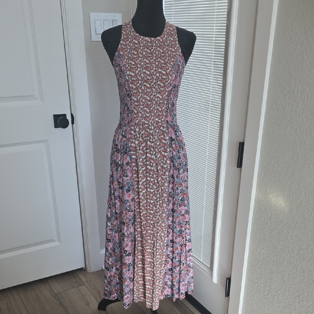 Floral Sleeveless Dress - Picture 3 of 7